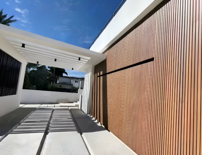 WPC Fencing for Modern-Style Residential Courtyards