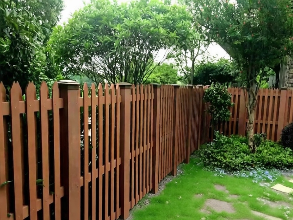 WPC Fencing for Residential Courtyards